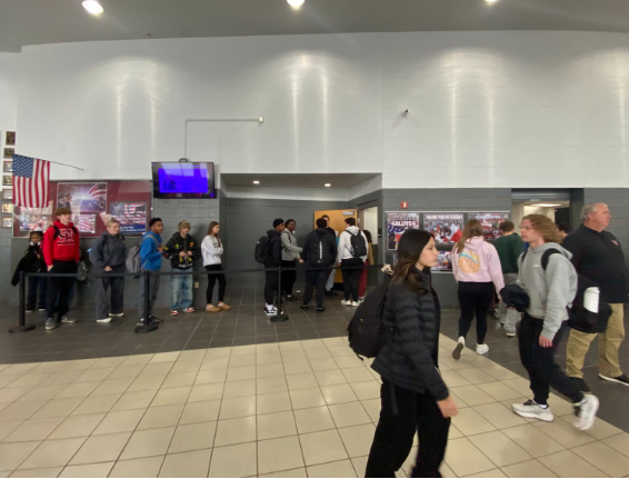 Photo of the busy lunch line